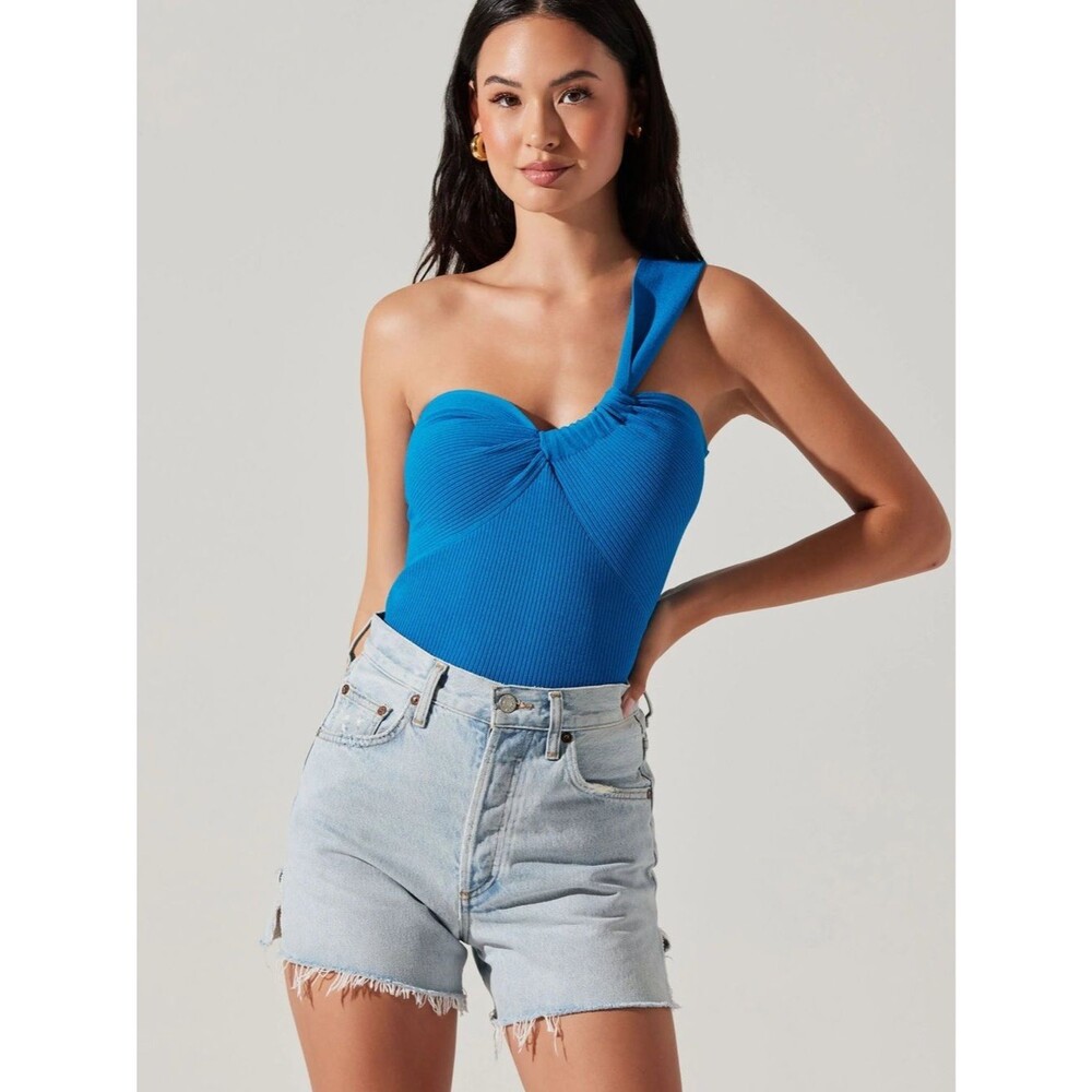 New ASTr the label Blue One-Shoulder Ribbed Tank Brie sweater top sz L